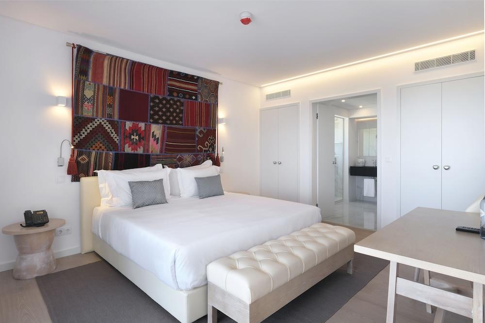 Evolutee Hotel Obidos Exterior photo A bedroom at the hotel