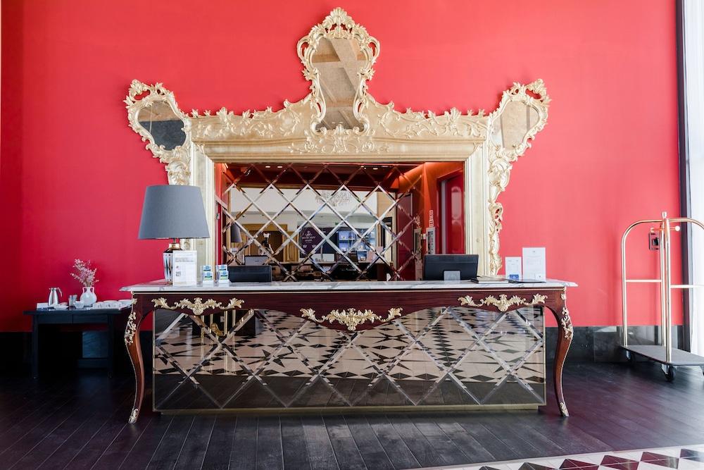 Evolutee Hotel Obidos Exterior photo The reception desk at the hotel