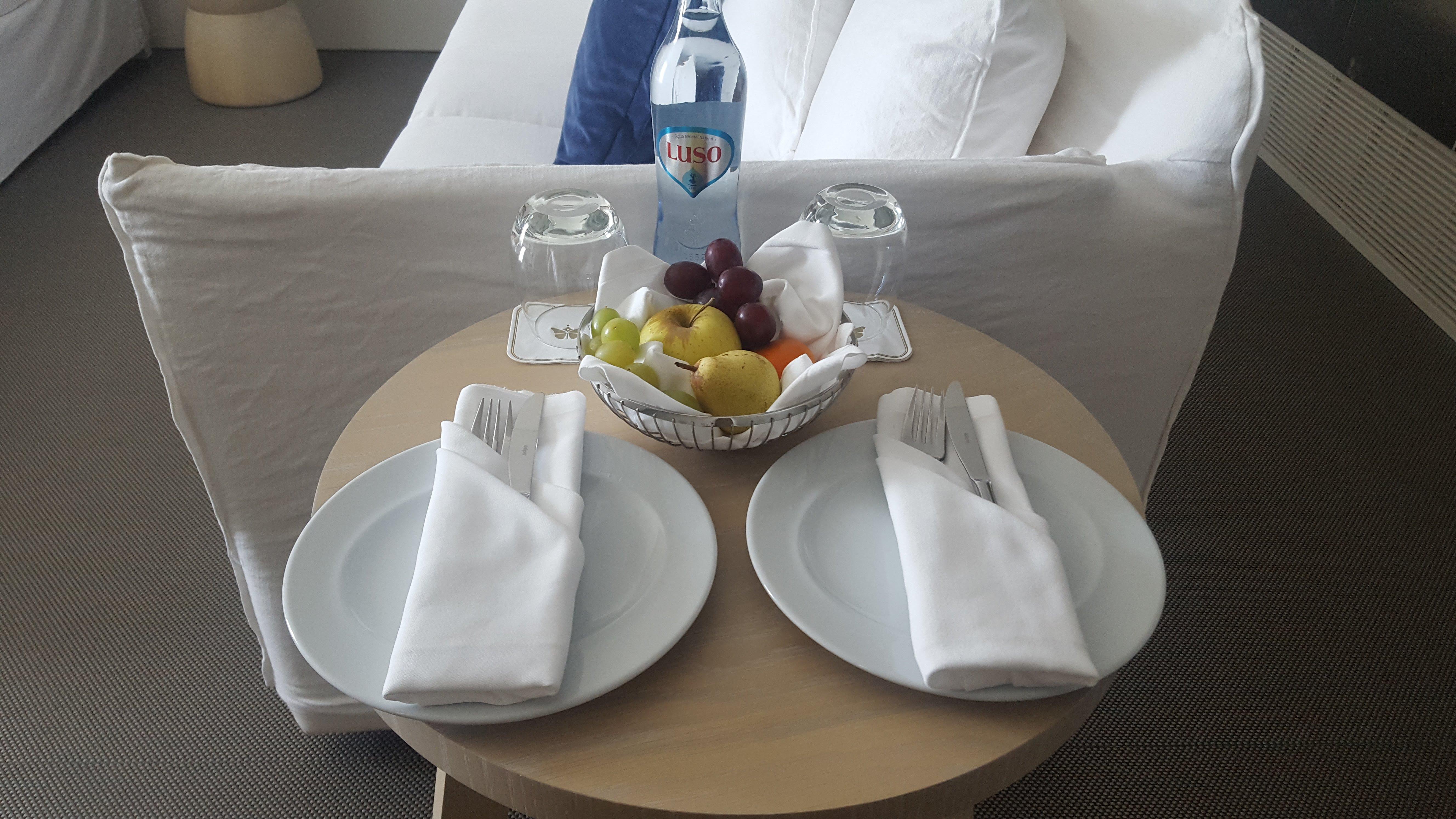 Evolutee Hotel Obidos Exterior photo Fruit basket in a hotel room
