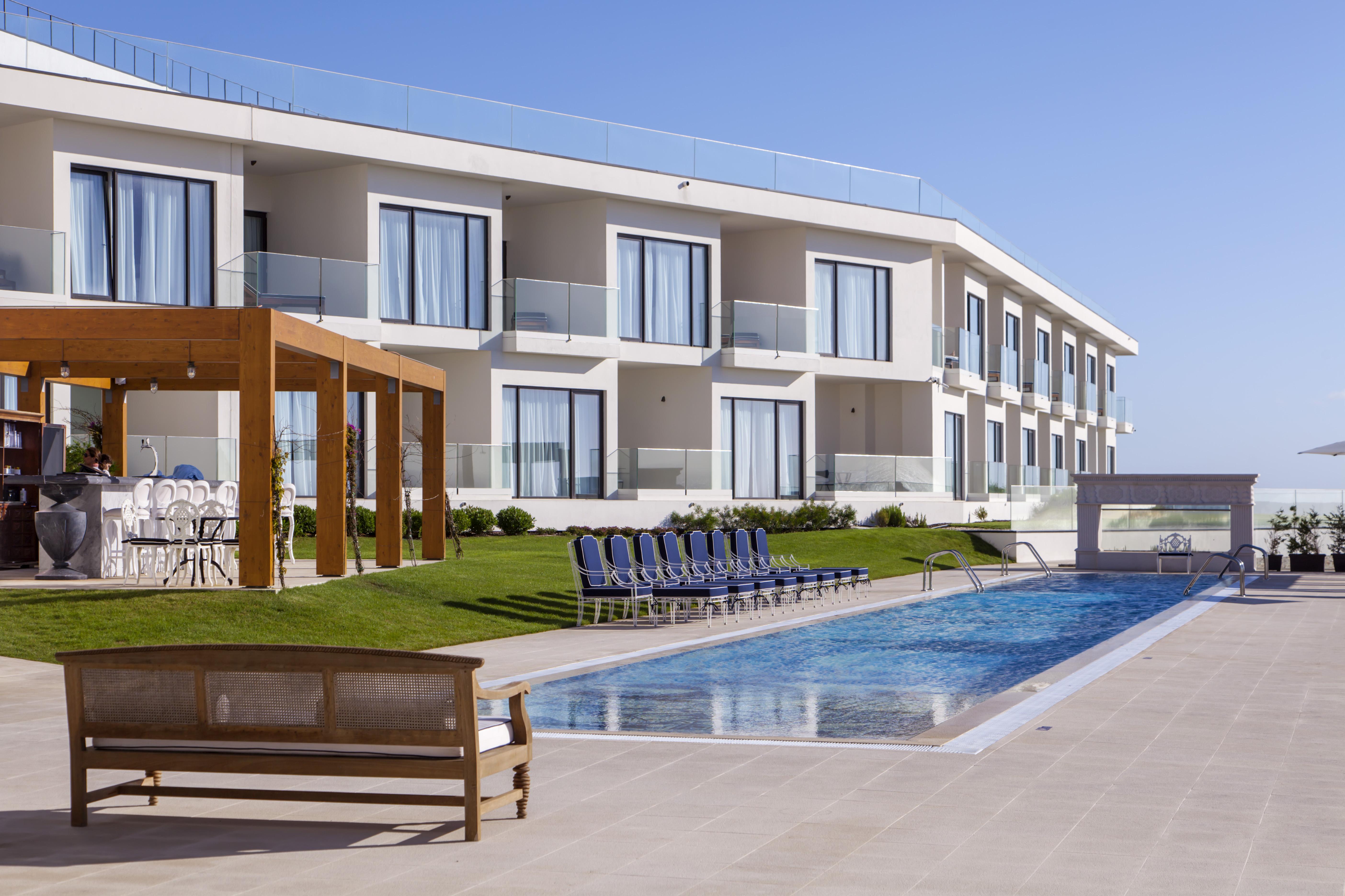Evolutee Hotel Obidos Exterior photo The hotel's pool