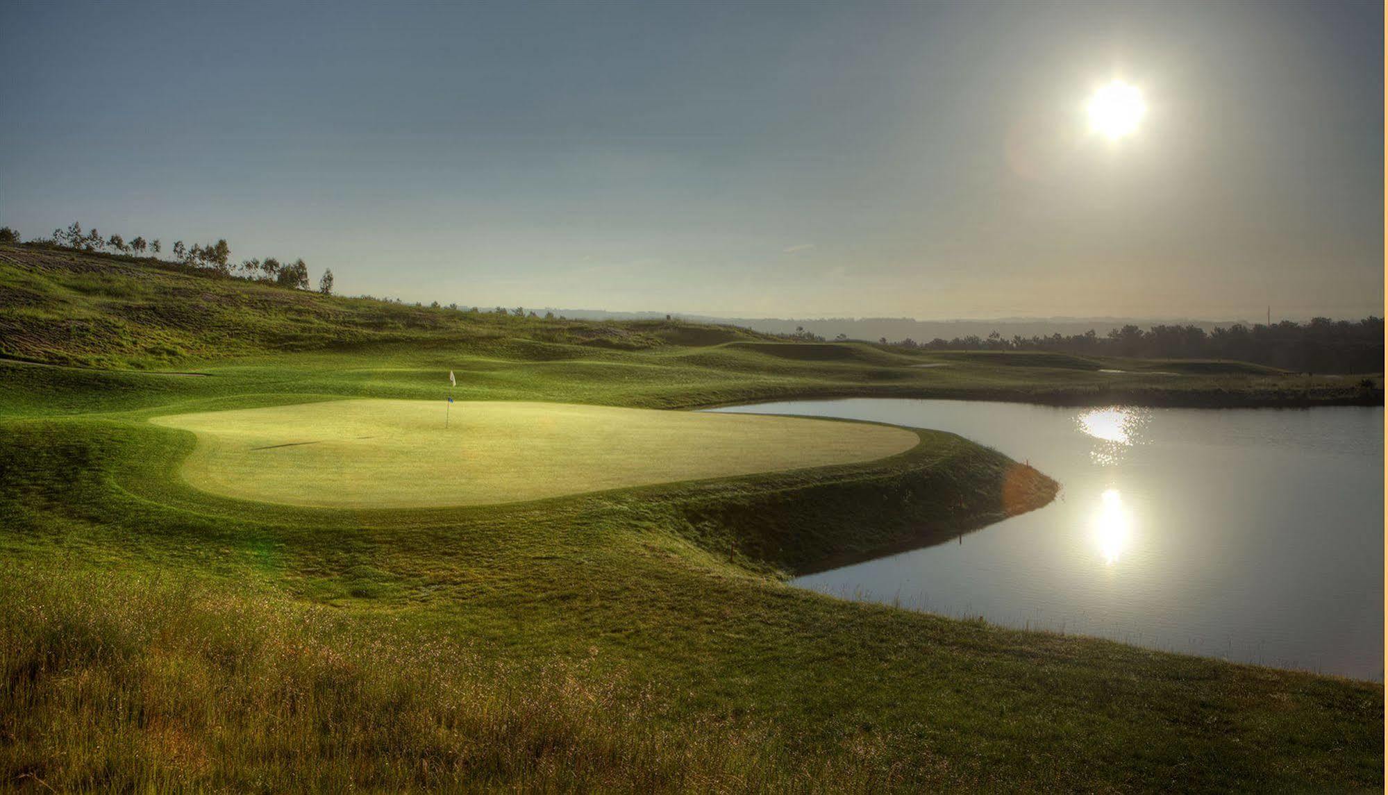 Evolutee Hotel Obidos Exterior photo Golf course at the resort